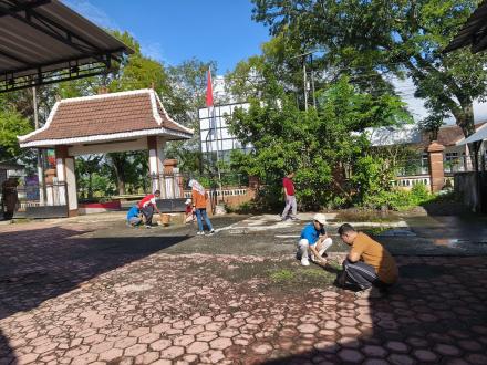 KEGIATAN PEDULI KEBERSIHAN LINGKUNGAN KERJA